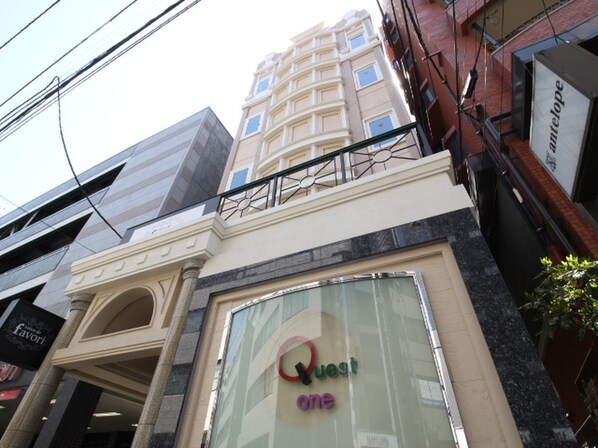 Ｑｕｅｓｔ　Ｏｎｅの物件外観写真